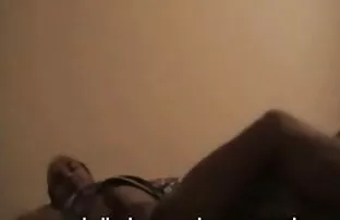 Ela perfurou e golpeou sua fenda apertada por filme pornô lançamento novo esse cara