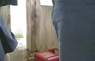 Jovem filme de sexo com mulher com mulher loira treinada