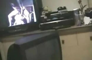 A filme pornô com artista Boazona adora despir-se.