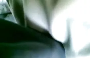 Linda miúda gira à júlia paes filme pornô frente da câmara A Masturbar-se com a rata cor-de-rosa.