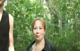 A rapariga faz sexo oral nos balneários das lojas filme pornô com amanda públicas