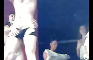 O Busty babe dos ianques dedos o videos porno gratis nacional rabo