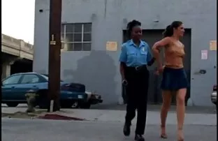 Tentei não ser filme pornográfico da mulher melancia apanhado, mas entrei sem querer!
