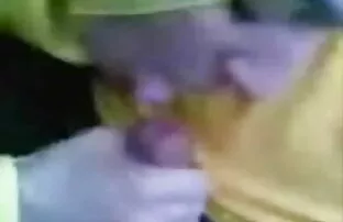 Punheta ao orgasmo com filme porno gratis caseiro esguicho