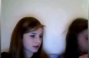 Masturbação em câmara lenta e videos porno das brasileirinhas cumshot no mamilo
