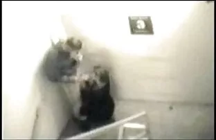Belas mamas grandes e verdadeiras fodidas e faciais à frente do marido filme pornô com mulher transando