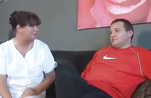 A European MILF Mia deixa-te vê-la brincar com a sua filme pornô só morena rata
